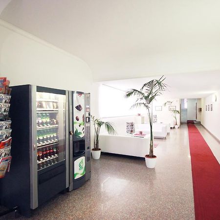 Guesthouse Holiday And Рим Экстерьер фото
